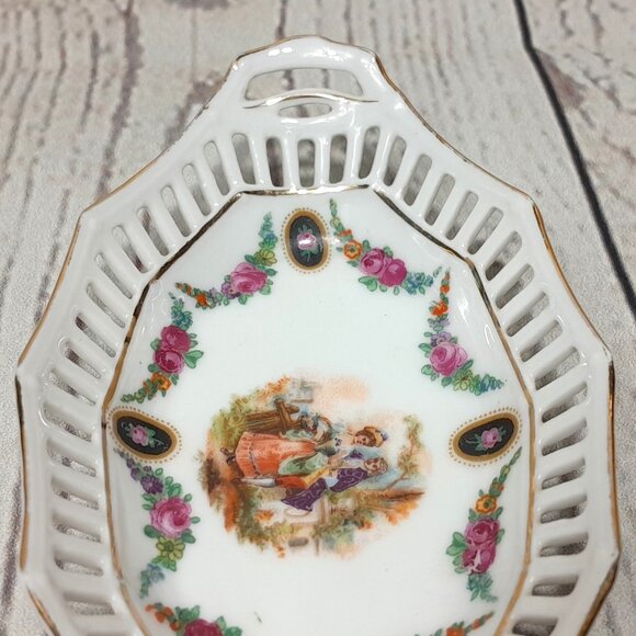 Porcelain Dish Germany Courting Couple Reticulated Lattice Trinket 5" Set Of 3 - Picture 4 of 16